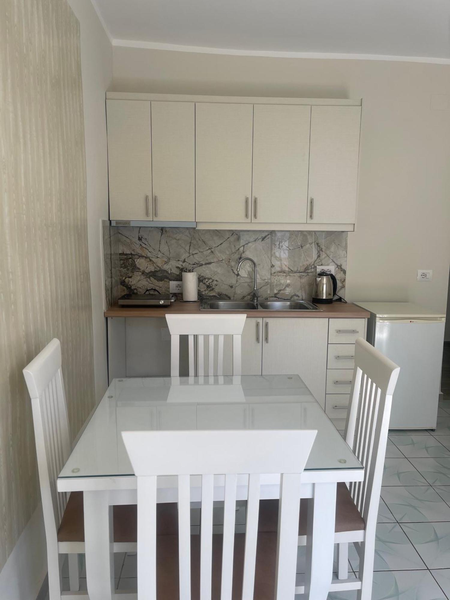Sunflower Apartments Саранде Екстериор снимка
