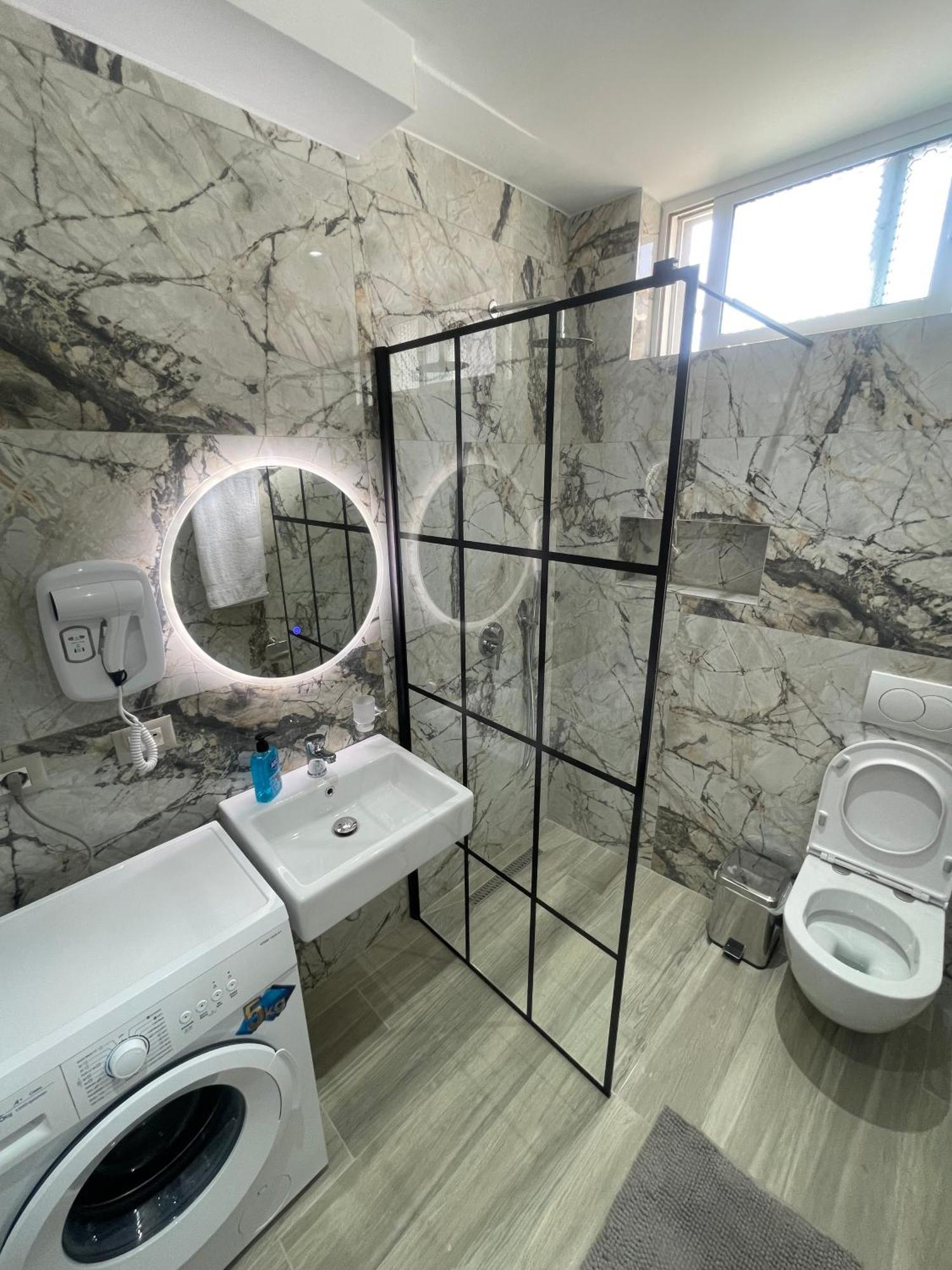 Sunflower Apartments Саранде Екстериор снимка