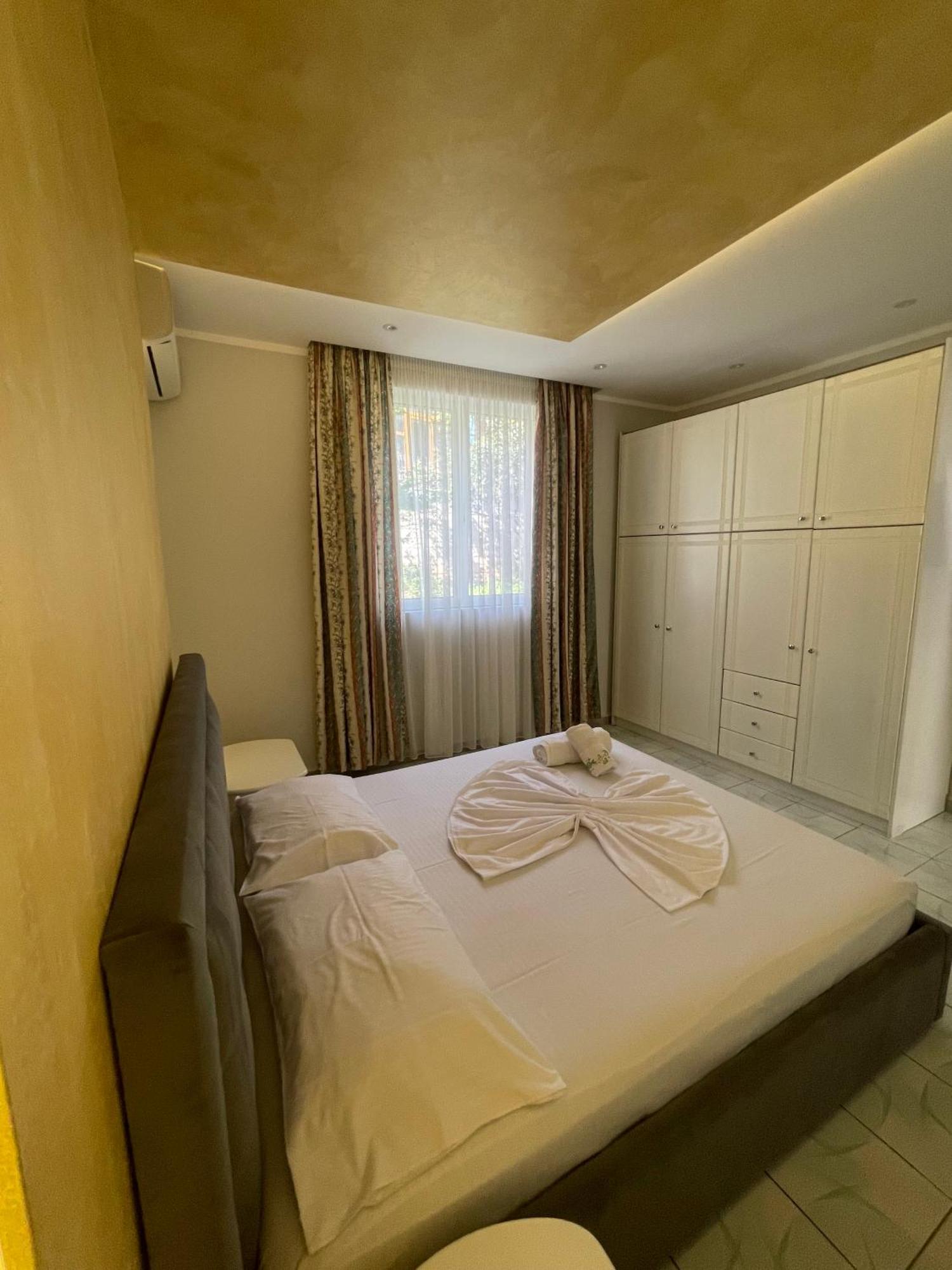 Sunflower Apartments Саранде Екстериор снимка