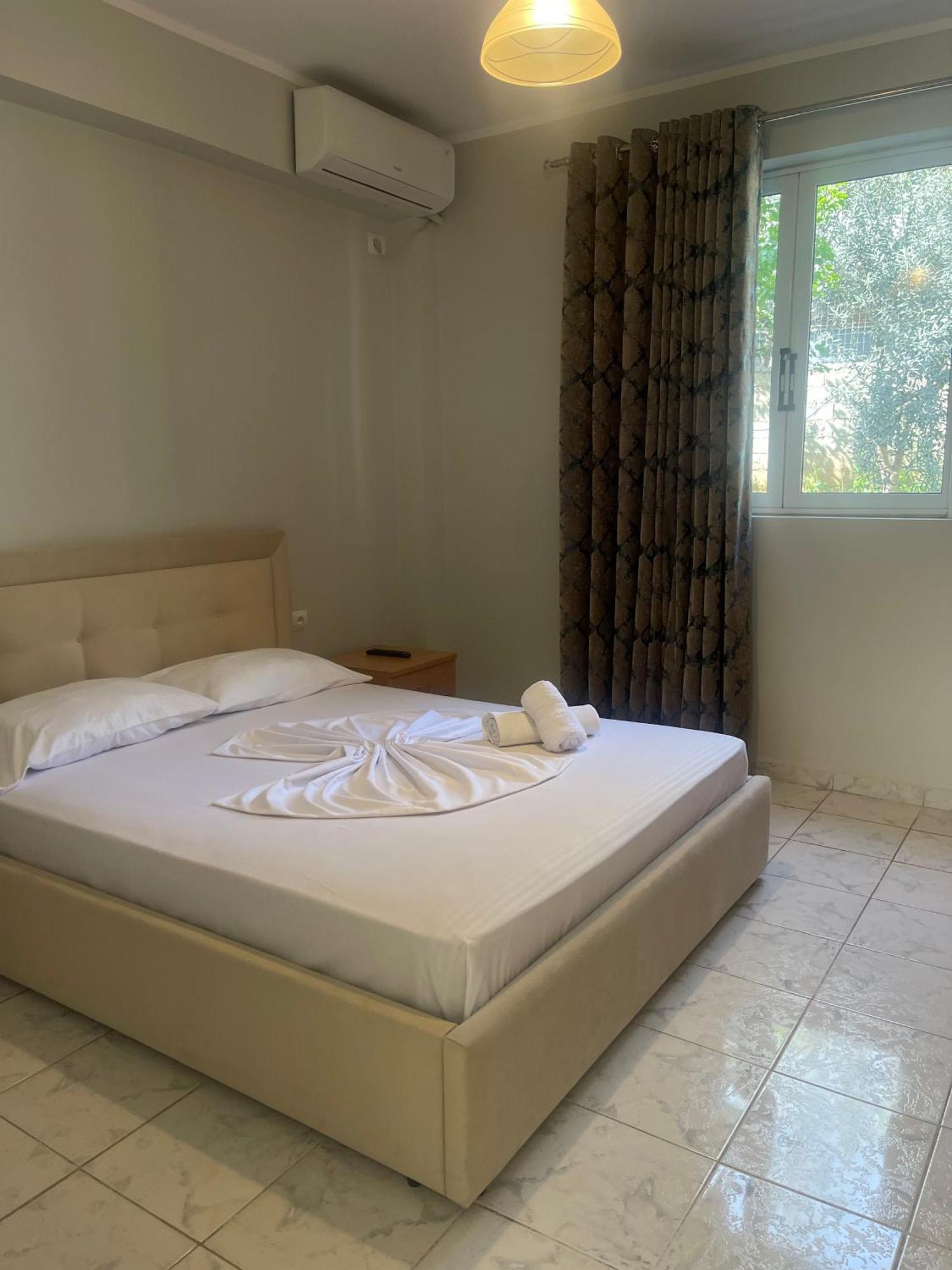 Sunflower Apartments Саранде Екстериор снимка